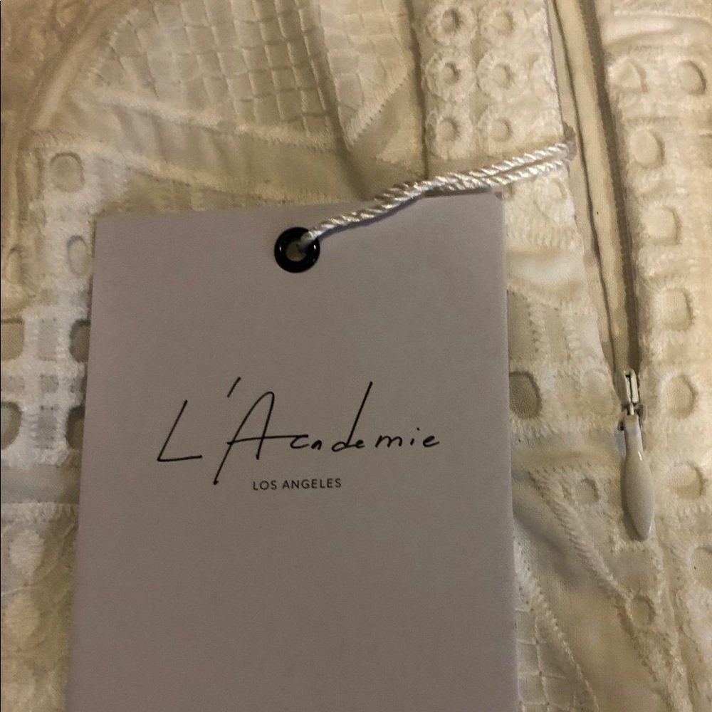 NWT. The Mercer, L’Academie shorts. Size medium - Picture 4 of 4